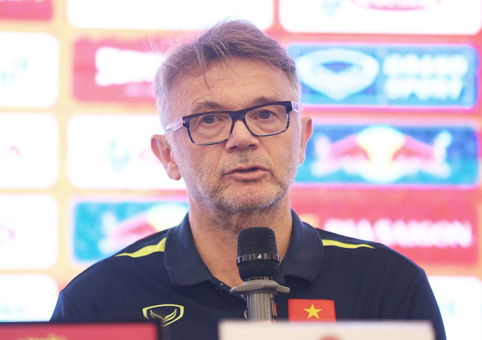 HLV Philippe Troussier: Tuyển Việt Nam thắng Hong Kong chạy đà cho World Cup - Bóng Đá