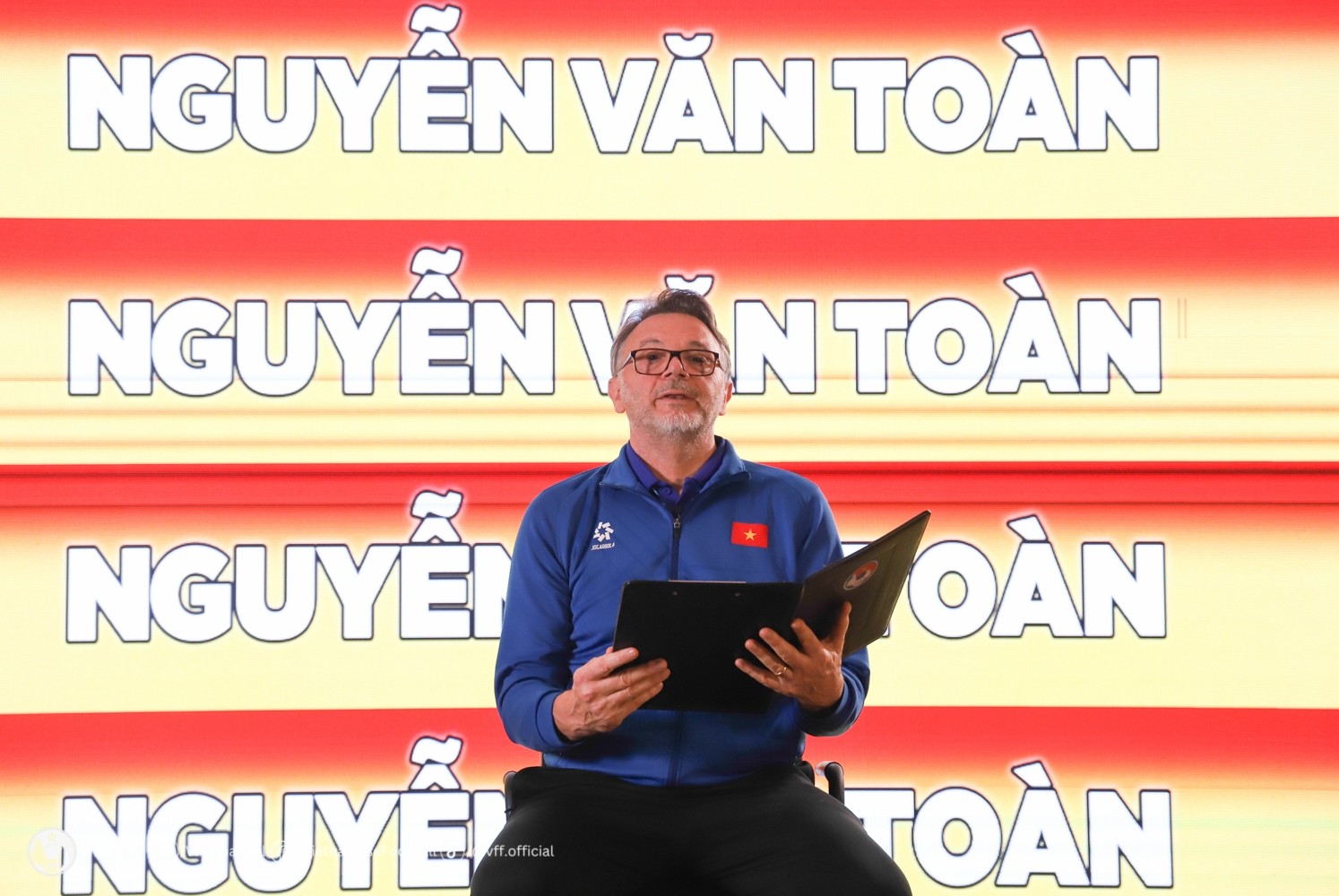 HLV Philippe Troussier chốt danh sách đấu Indonesia: Công Phượng, Duy Mạnh bị loại, Đình Bắc có tên - Bóng Đá