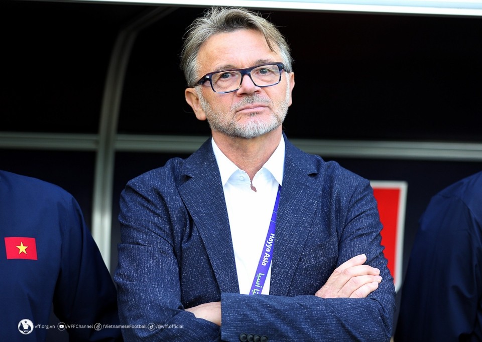 HLV Philippe Troussier nói về cơ hội của ĐT Việt Nam trước Indonesia - Bóng Đá