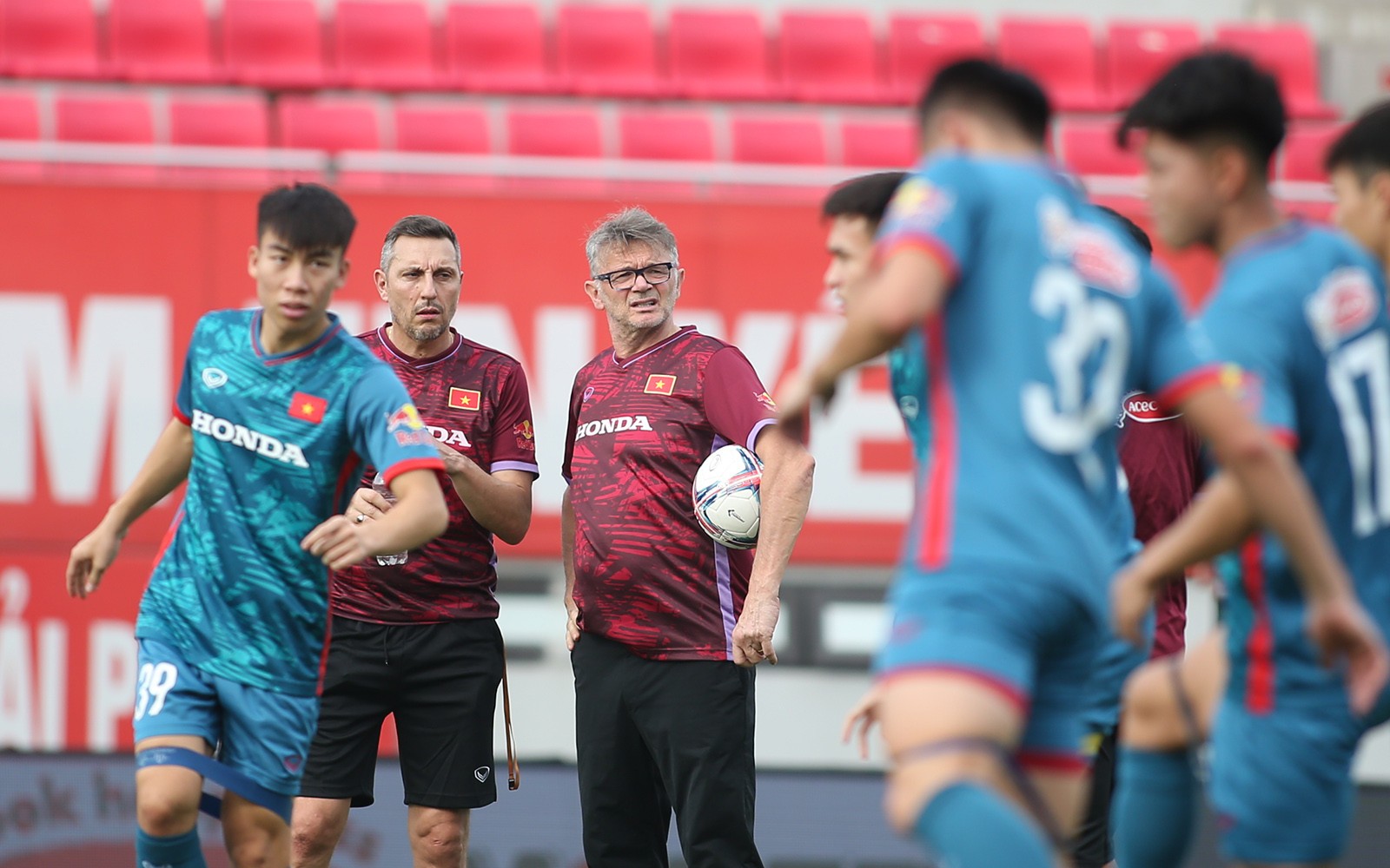 Nhận định Việt Nam vs Hong Kong: Thắng đẹp - Bóng Đá