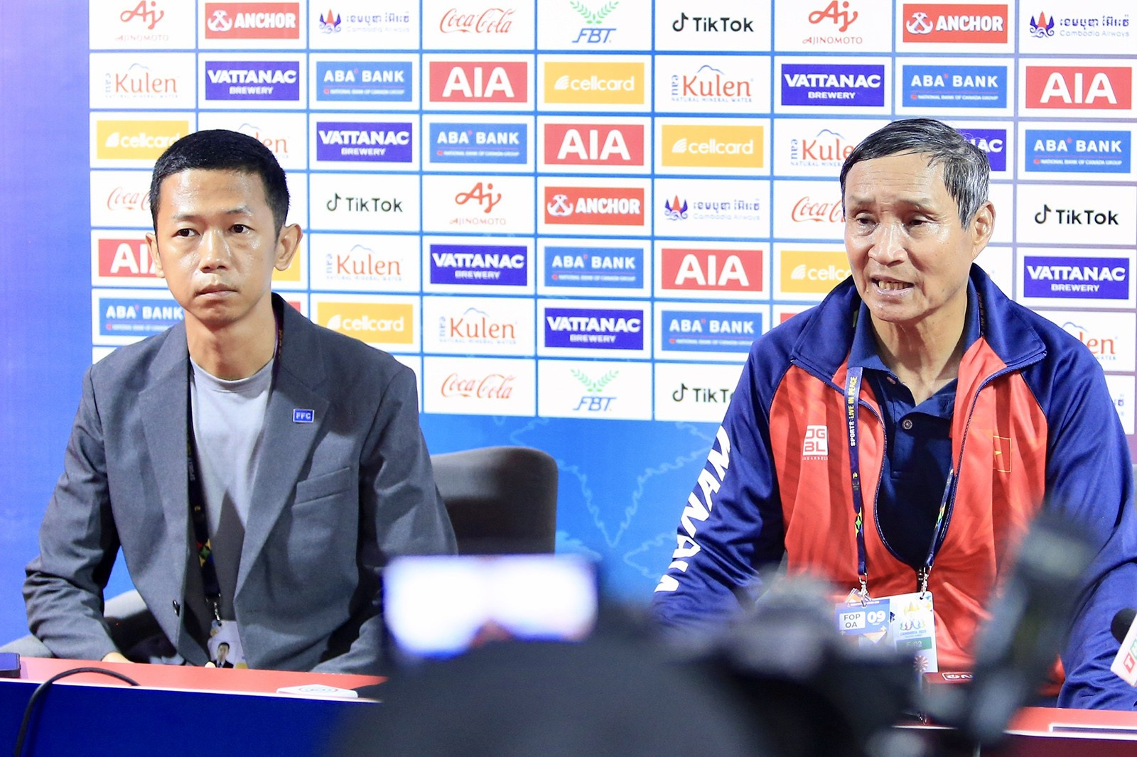 Tuyển nữ thua Philippines, HLV Mai Đức Chung tiết lộ kế hoạch bán kết - Bóng Đá