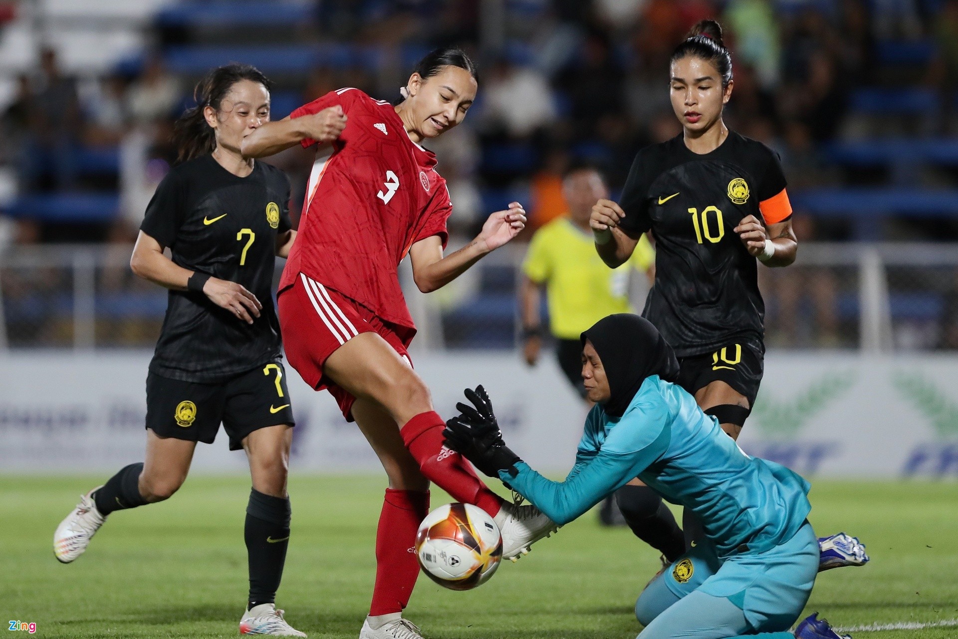 Ngôi sao gốc Mỹ giải cứu tuyển Philippines ở phút 90+6 - Bóng Đá