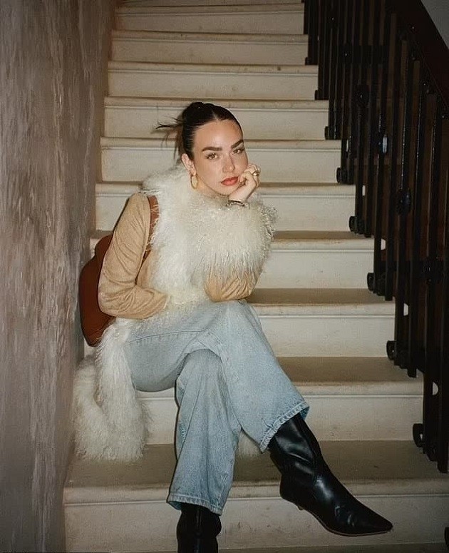 Chelsea star Ben Chilwell goes Insta official with stunning Aussie model who is 10/10 - Bóng Đá