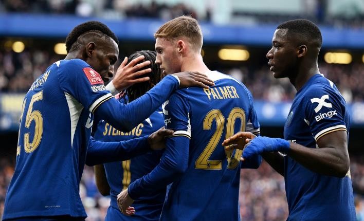 3 cú lừa xuất hiện ở Chelsea - Bóng Đá