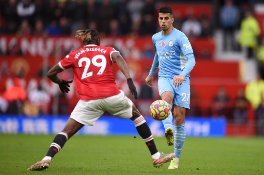 Gary Neville reveals he urged Manchetser United to sign Man City defender Joao Cancelo - Bóng Đá