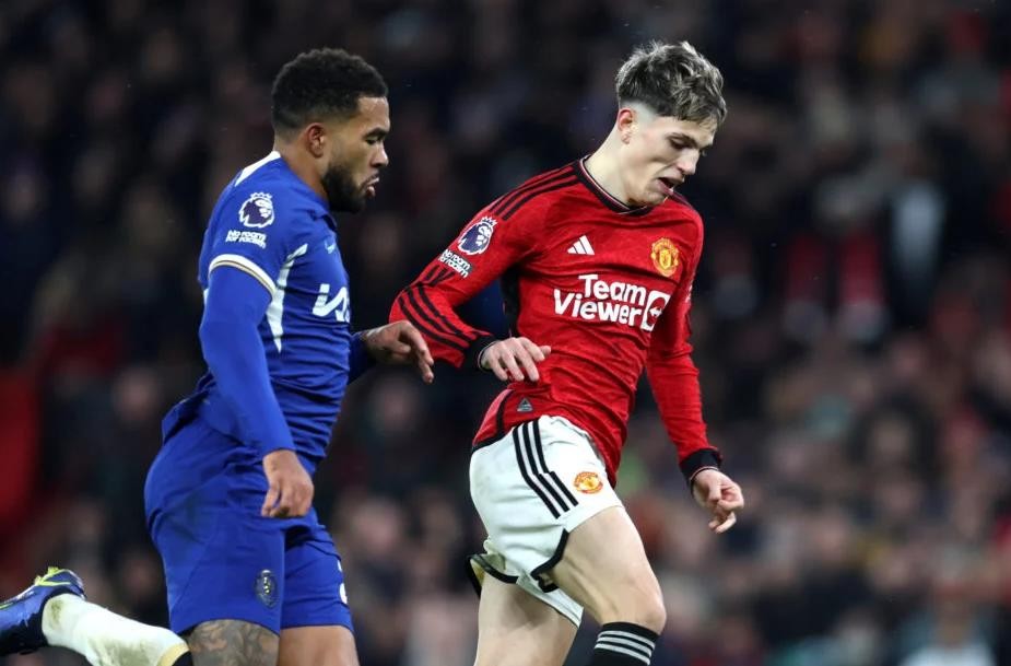 Wes Brown on Garnacho Reece James - Bóng Đá