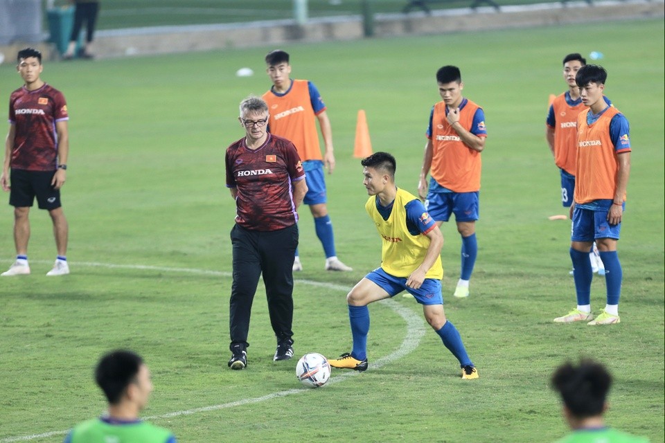 HLV Troussier chú ý Quang Hải - Bóng Đá