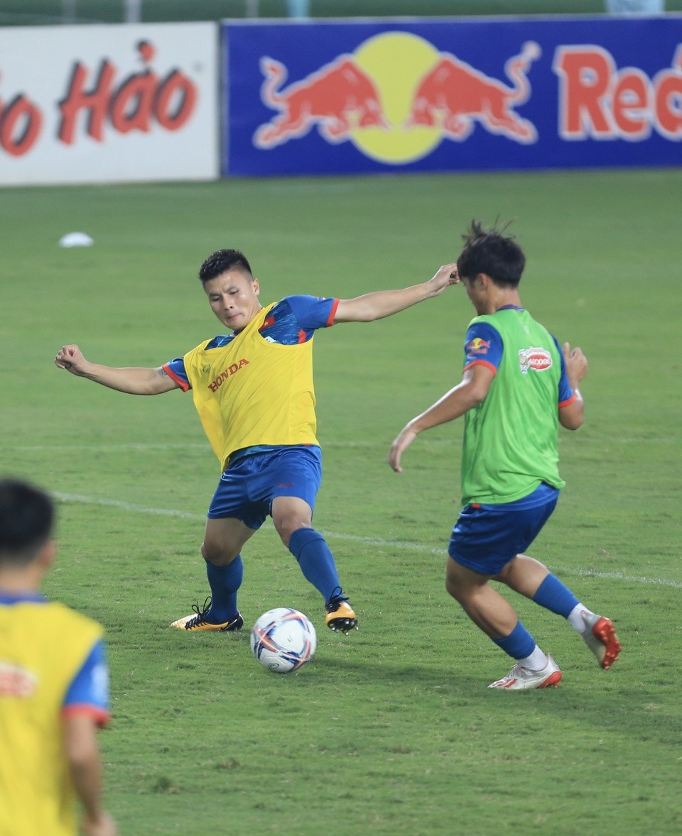 HLV Troussier chú ý Quang Hải - Bóng Đá