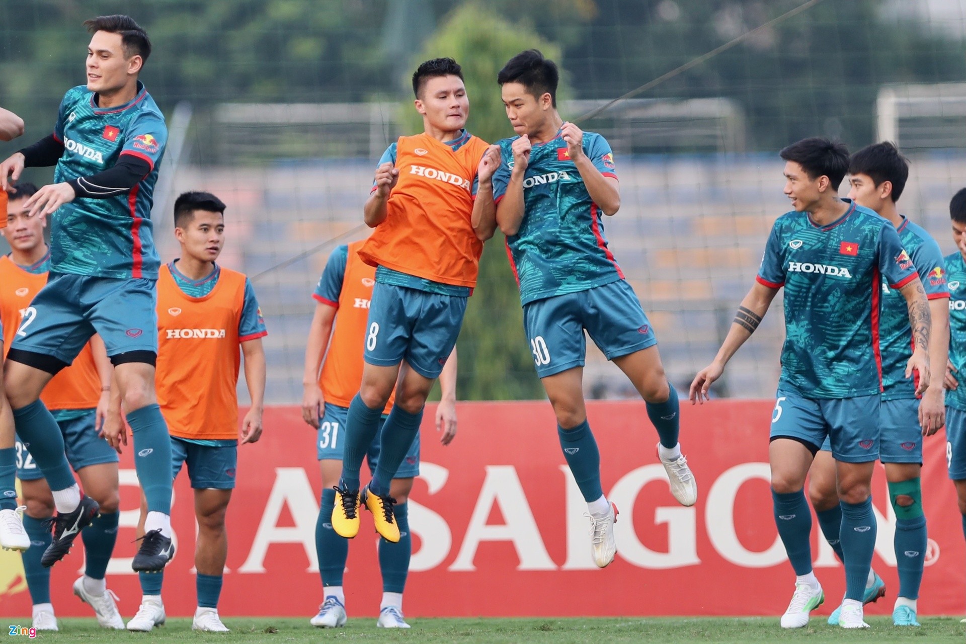 Quang Hải được góp ý - Bóng Đá