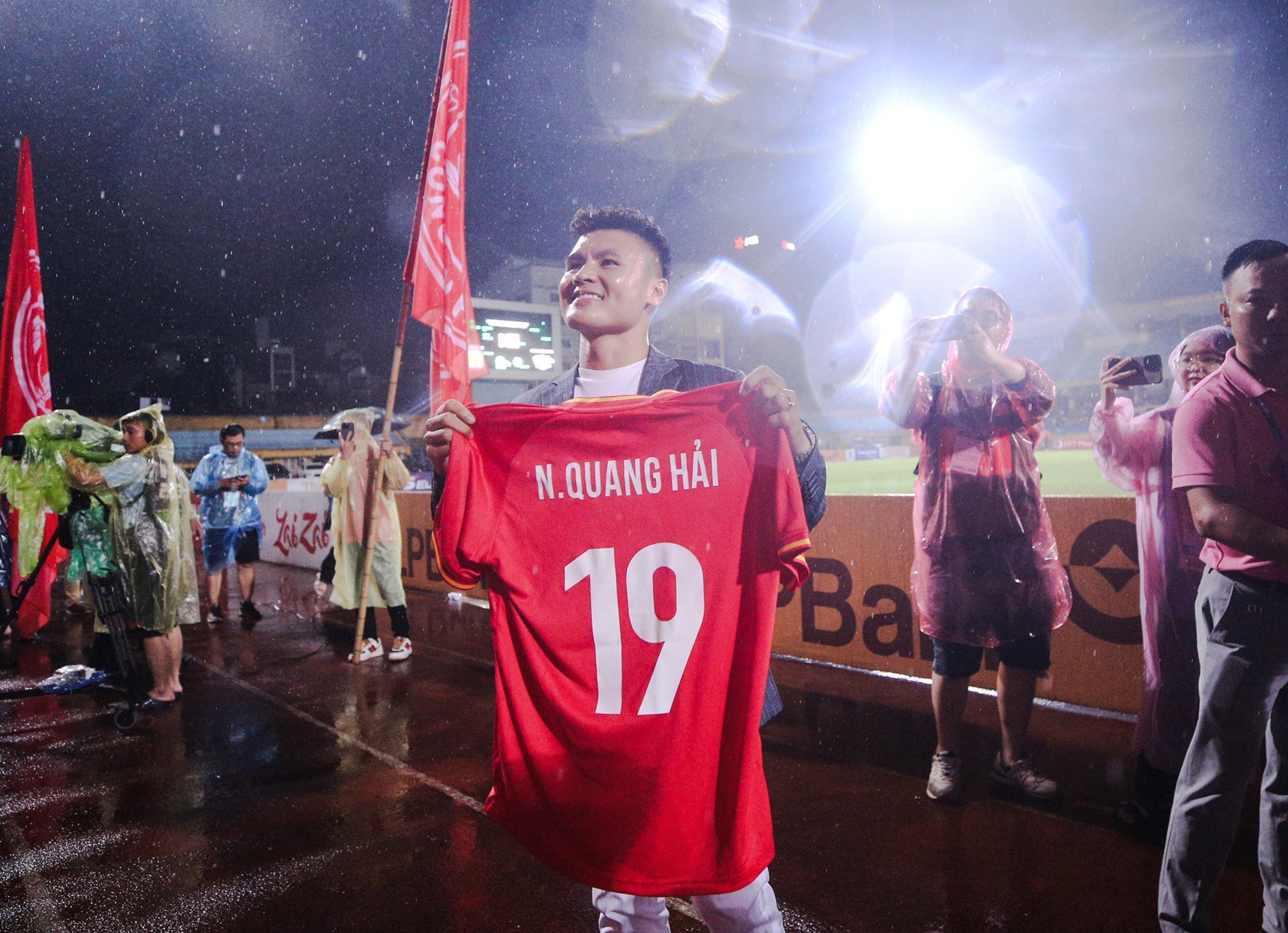 Quang Hải và Văn Toàn về lại V-League, khi nào tới Công Phượng? - Bóng Đá