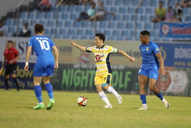 'Đình Bắc ảo tưởng, thích thể hiện, bị xúi giục và dễ vứt'; 'V-League giết chết cầu thủ' - Bóng Đá