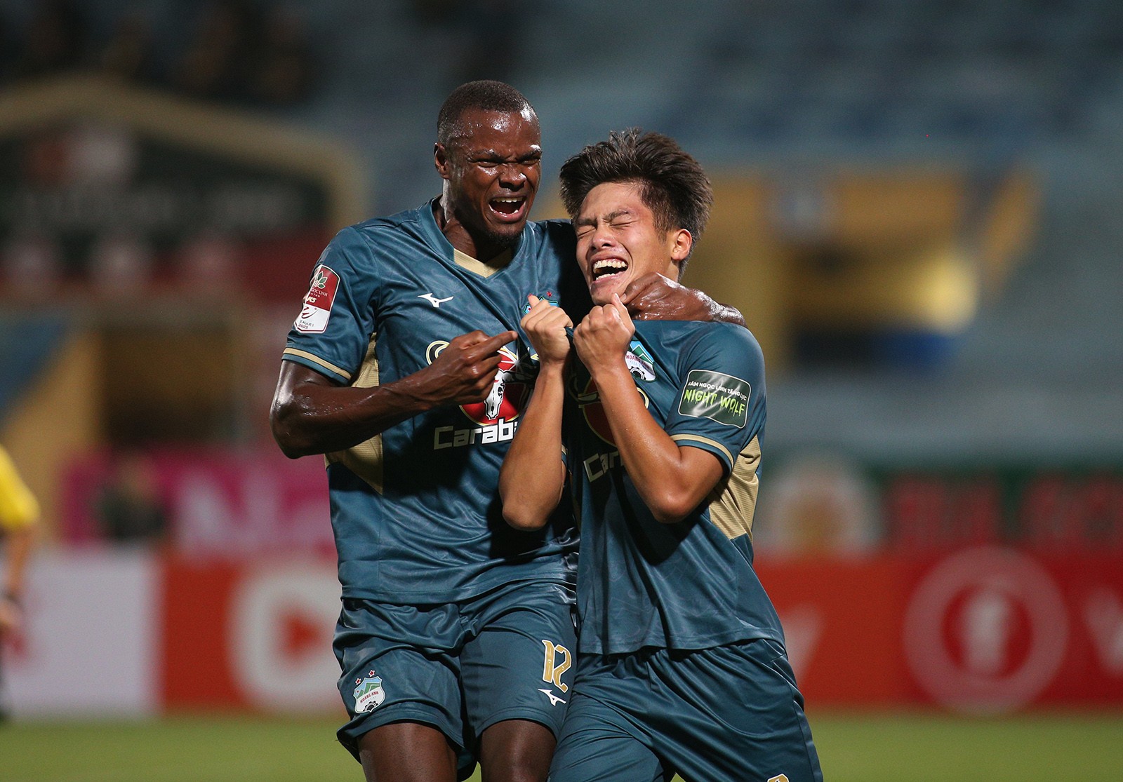 Sao trẻ U23 Việt Nam tỏa sáng , HLV Philippe Troussier mừng thầm - Bóng Đá