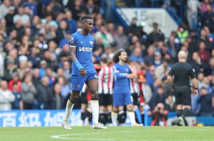‘Let’s be honest’: Peter Crouch suggests 22-year-old Chelsea player isn’t good enough after Brentford loss - Bóng Đá