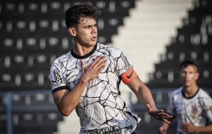 Chelsea and Arsenal have far more interest in Moscardo - Bóng Đá