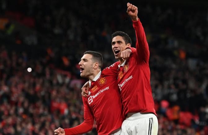 Roy Keane wants Manchester United to ditch Victor Lindelof, Antony, Raphael Varane - Bóng Đá