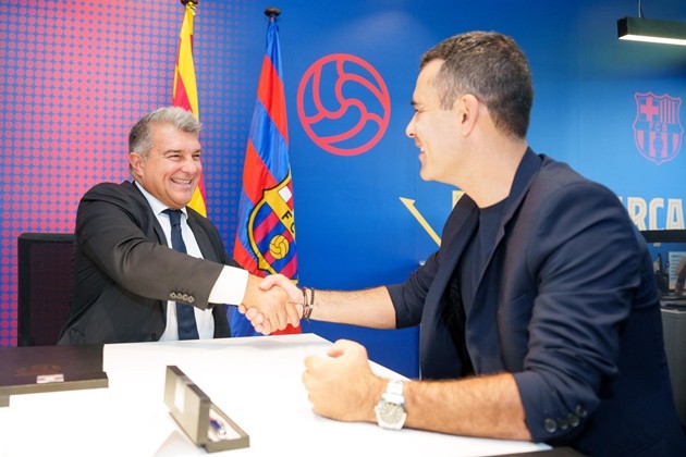 Bất đồng với Juan Laporta, Xavi sẽ bị sa thải? - Bóng Đá
