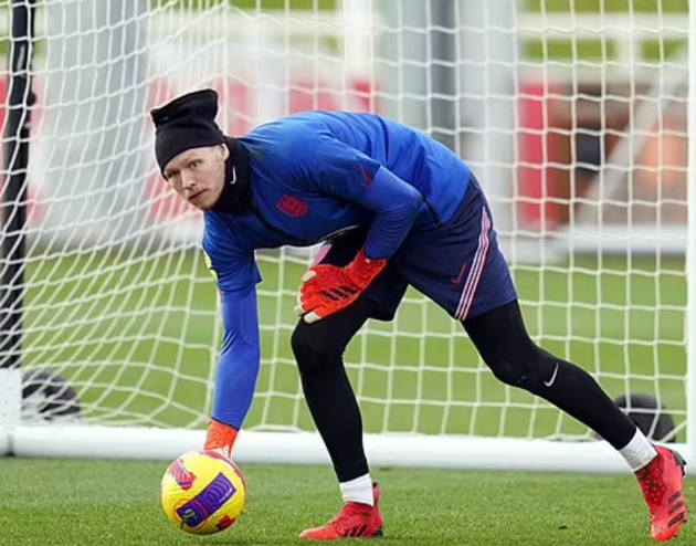 Ian Wright heaps praise on Aaron Ramsdale by describing the Gunners goalkeeper as a 'phenomenon'  - Bóng Đá