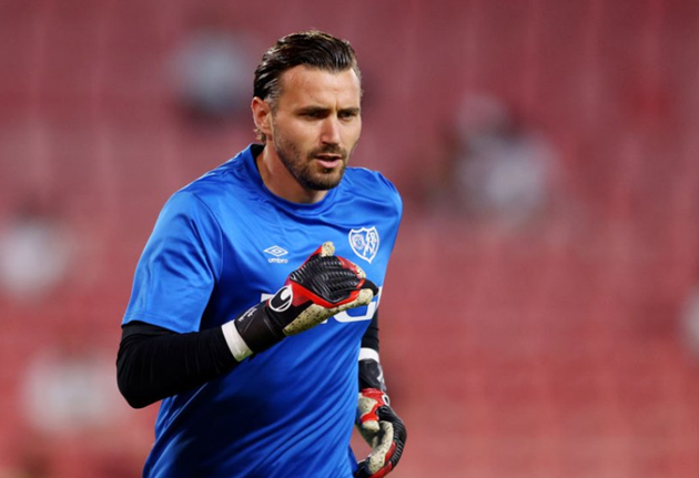 Barcelona lining up Bosman move for Stole Dimitrievski - Bóng Đá