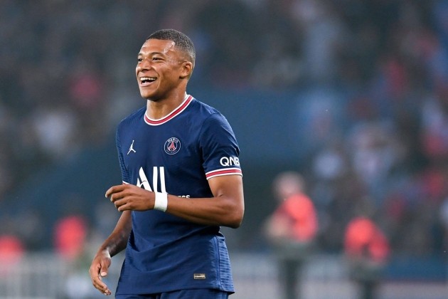 What did Hazard say that made Mbappe laugh? Maybe Leonardo knows how to lipread... - Bóng Đá