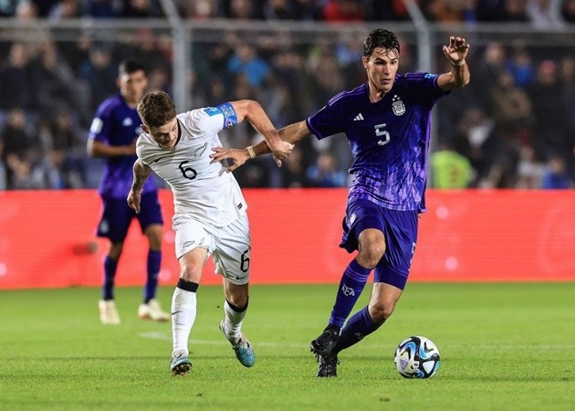 Có một Sergio Busquets khác ở Argentina - Bóng Đá