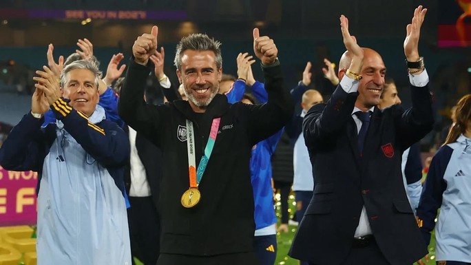 Vụ chủ tịch LĐBĐ Tây Ban Nha hôn nữ cầu thủ: Thêm nhiều phản ứng mạnh mẽ - Bóng Đá