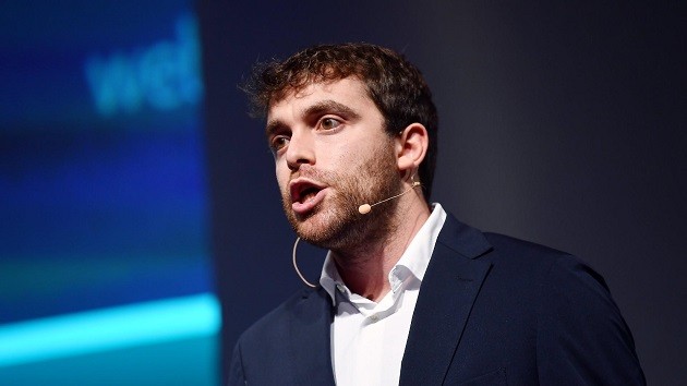 Romano hé lộ phương án B của Arsenal trong vụ Neto - Bóng Đá