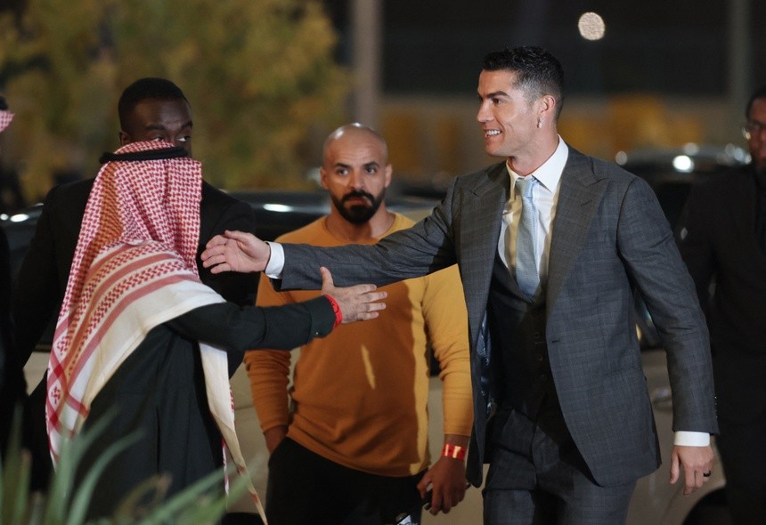 Thế giới không lãng quên Ronaldo - Bóng Đá