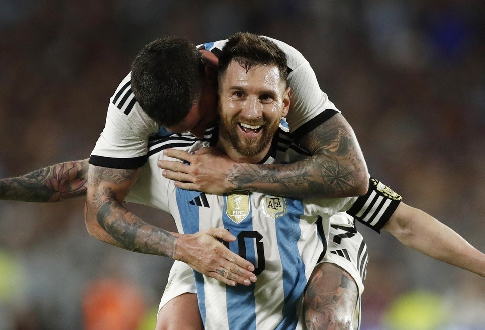 Ronaldo ghi bàn hiệu quả ra sao so với Messi - Bóng Đá