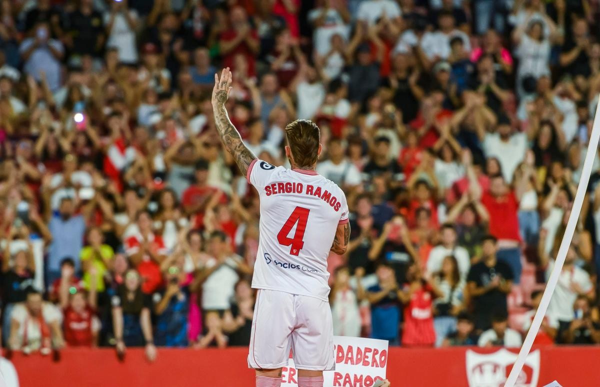 Sergio Ramos bật khóc - Bóng Đá