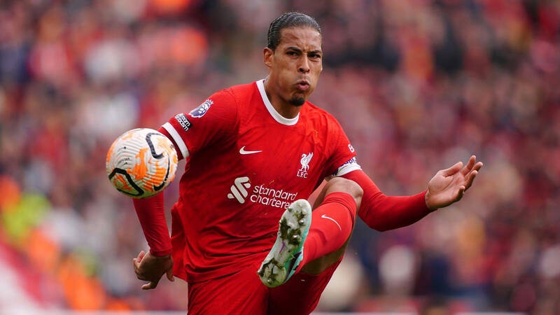 Virgil van Dijk has played against Lionel Messi and Cristiano Ronaldo but one Arsenal and Chelsea star stands out - Bóng Đá