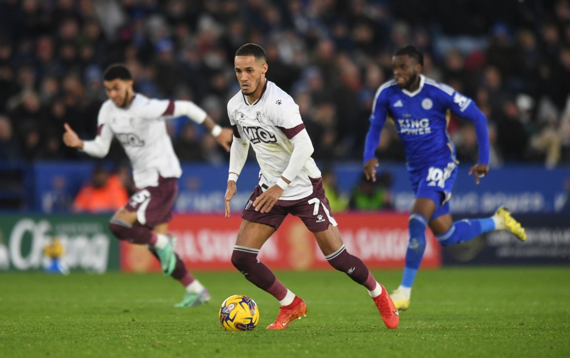 Vardy lập cú đúp khi đá dự bị, Leicester City tiếp tục bay cao - Bóng Đá