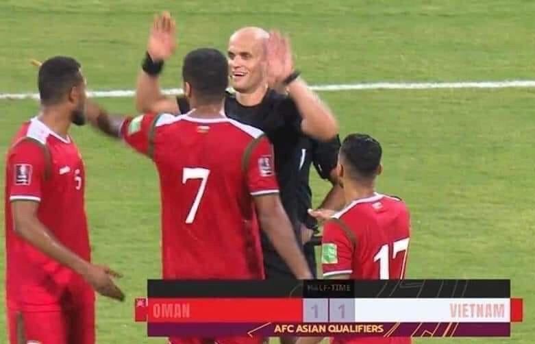 CĐV Đông Nam Á: 'Việt Nam phải chống lại VAR và trọng tài' - Bóng Đá