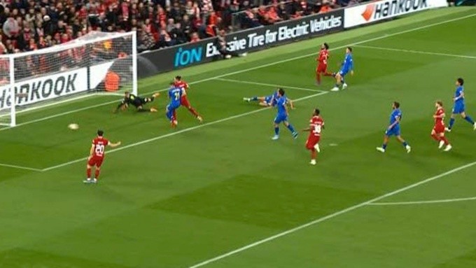 Darwin Nunez has 'so many gaps in his game' and 'needs a lot of coaching', insists Michael Owen - Bóng Đá