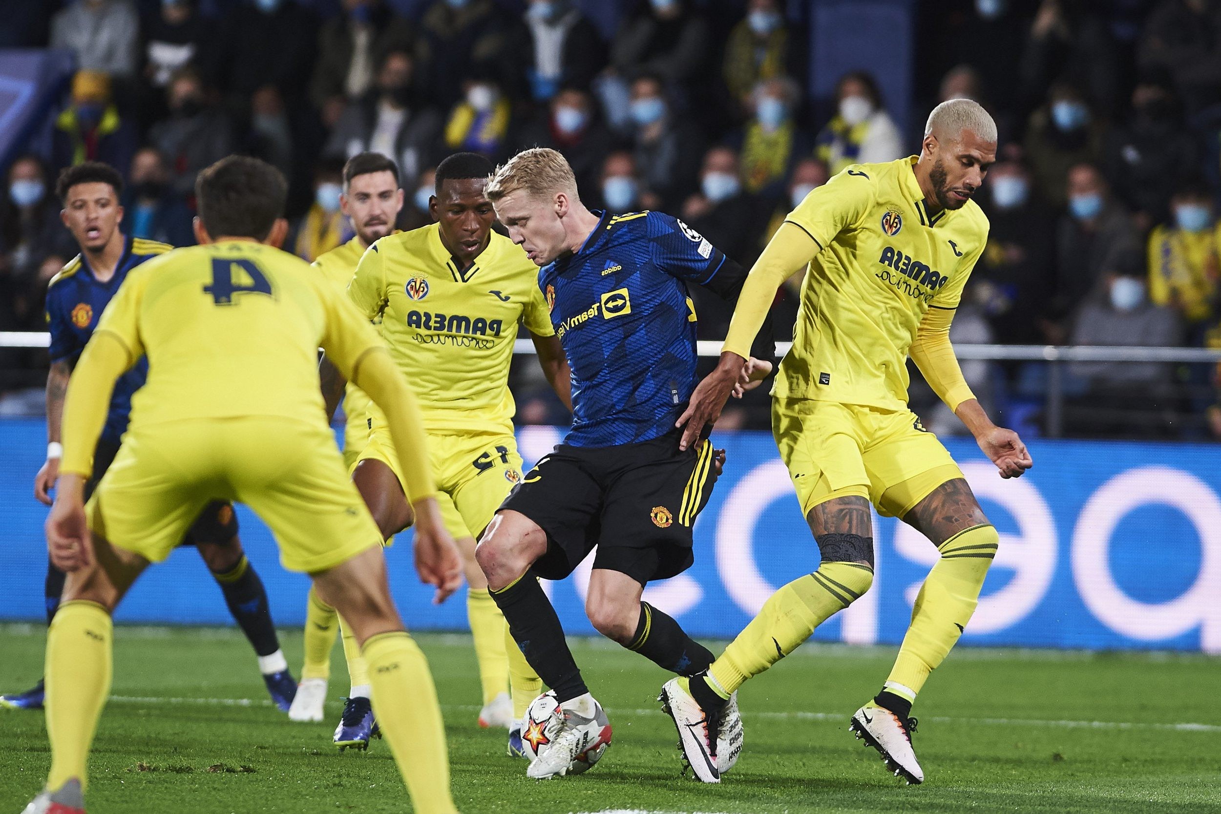5 thay đổi của Carrick khi M.U hạ Villarreal: Vai trò mới của Ronaldo - Bóng Đá