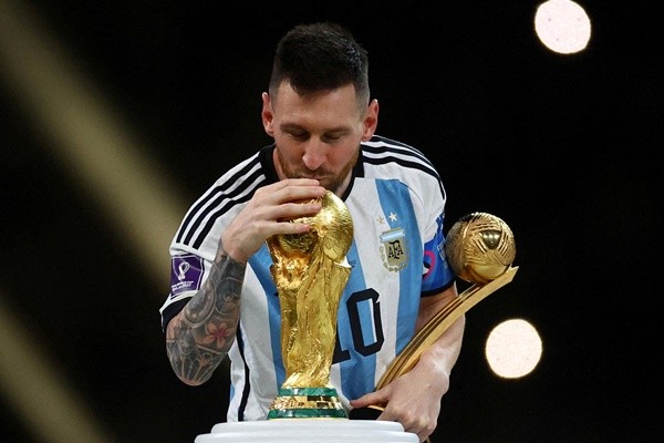 PSG dừng đàm phán gia hạn với Messi - Bóng Đá