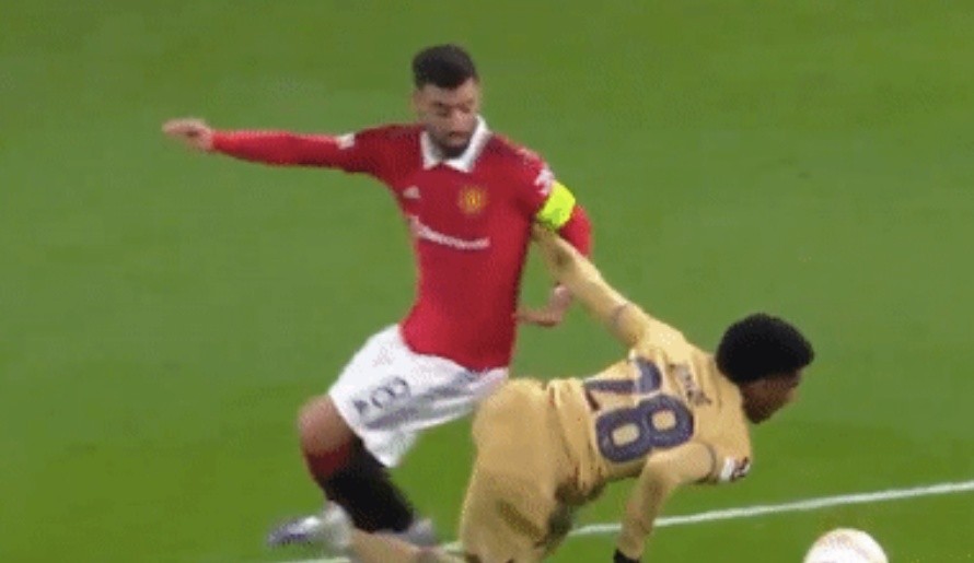 Tranh cãi ở trận MU thắng Barca - Bóng Đá
