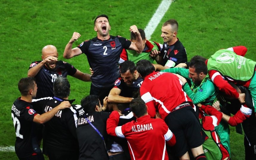 Nhược tiểu tạo bất ngờ lớn tại vòng loại EURO 2024 - Bóng Đá