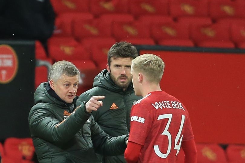 Romano on Solskjaer treating Van de Beek - Bóng Đá