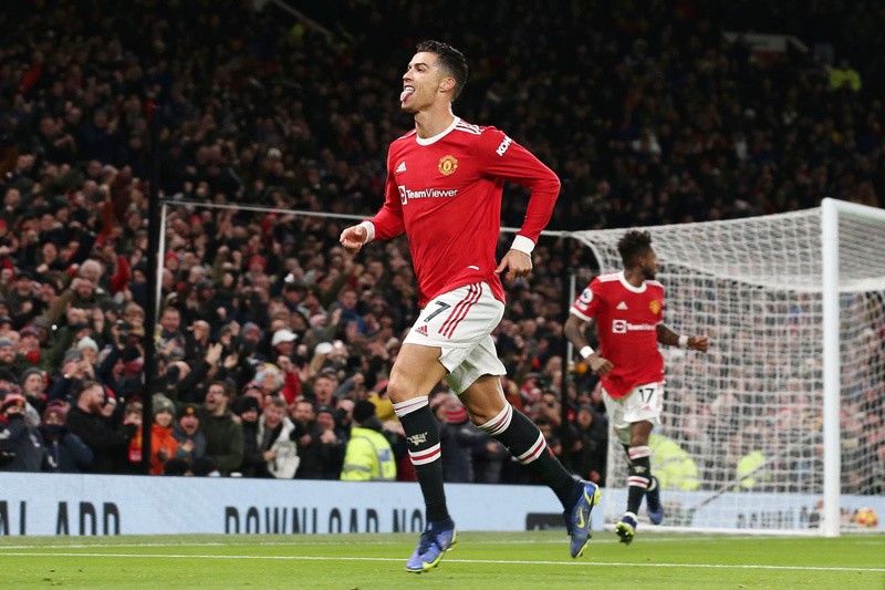 Ronaldo cán mốc khủng, đồng đội phấn khích  - Bóng Đá
