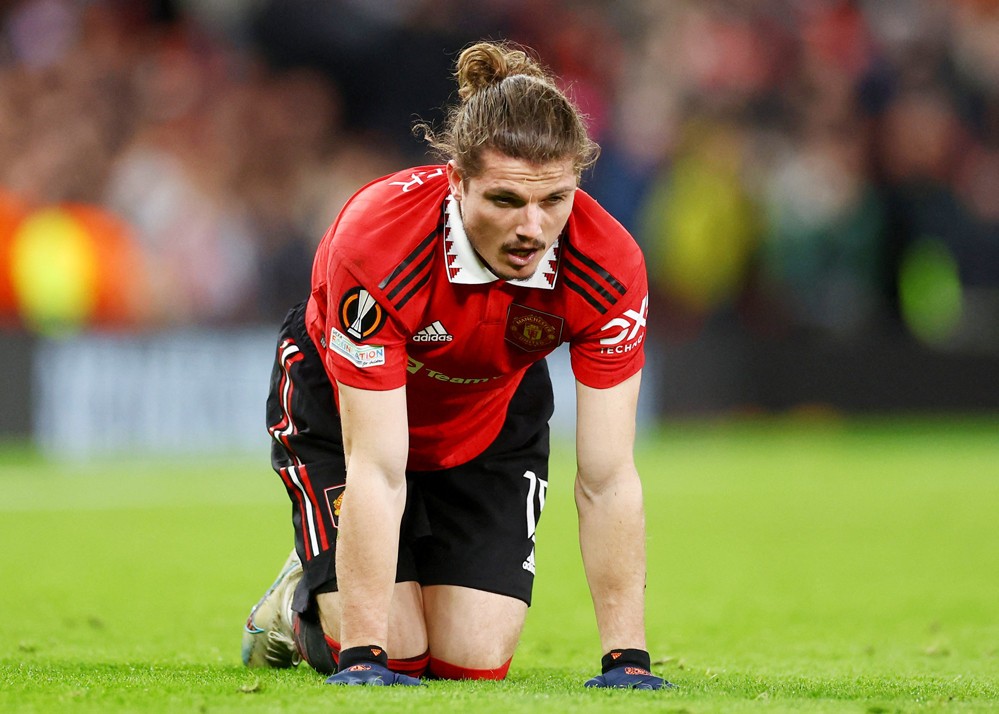 MU dính bão chấn thương, 10 cầu thủ 'nằm viện' - Bóng Đá