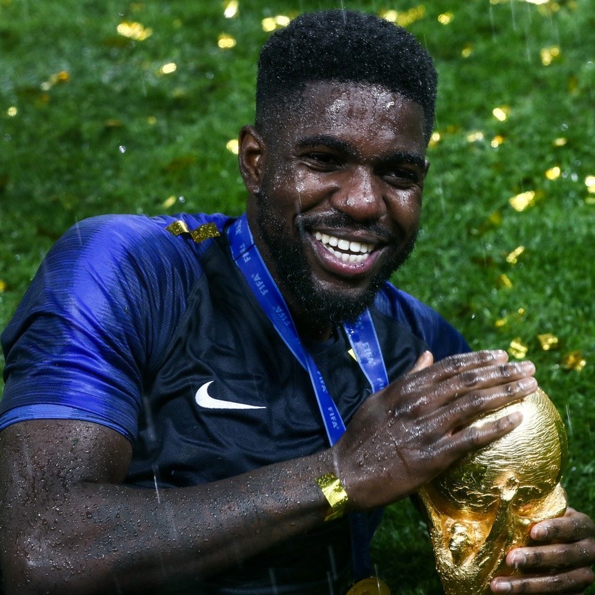 Nhà vô địch World Cup tụt giá hơn 30 lần - Bóng Đá