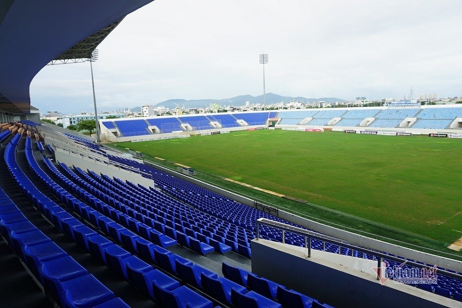Không được đá sân nhà, HLV V-League buông lời xót xa - Bóng Đá