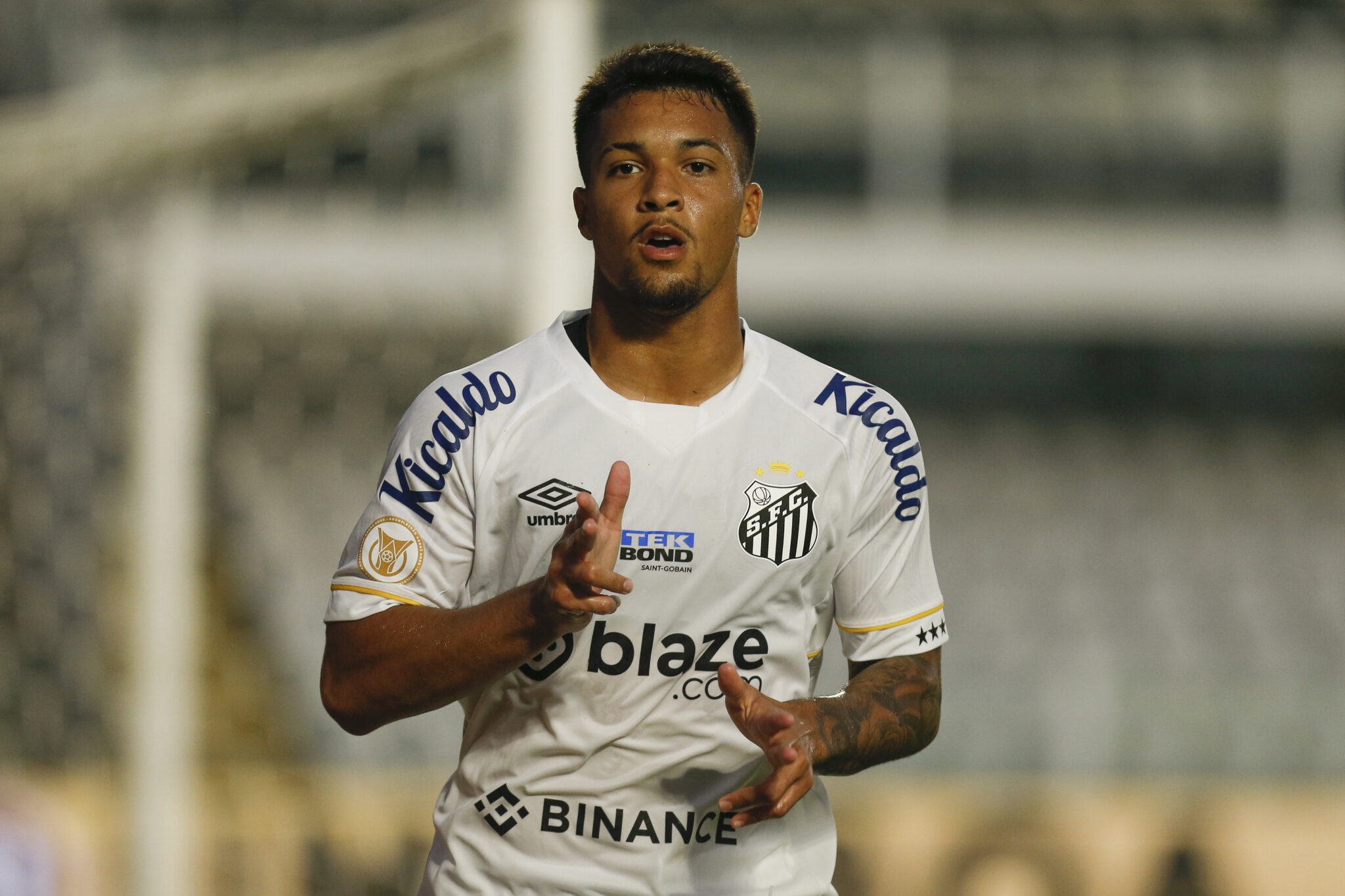 Man Utd interested in signing Brazilian striker Marcos Leonardo - Bóng Đá
