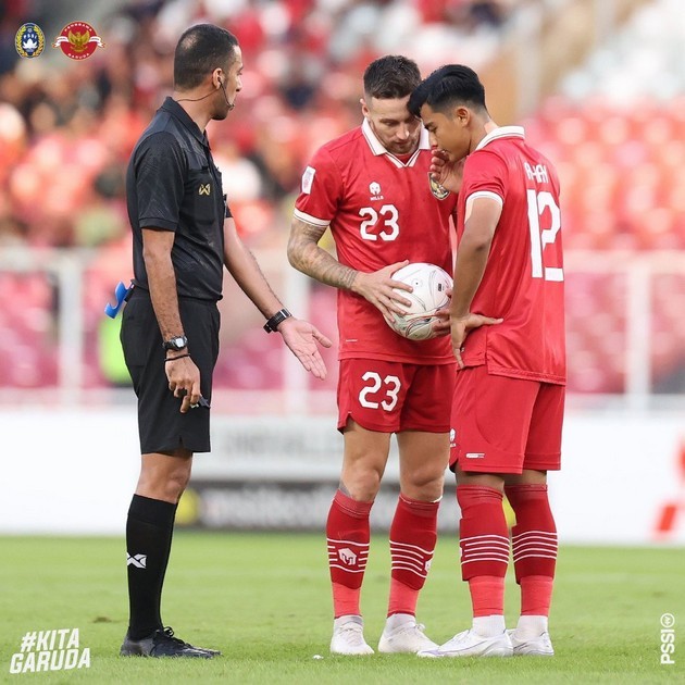 Vĩnh Nguyên được tán dương; Ngôi sao số 1 báo tin dữ cho HLV Troussier - Bóng Đá