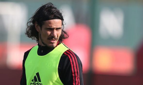 Man Utd star Edinson Cavani drops four-word hint on his role against Everton - Bóng Đá