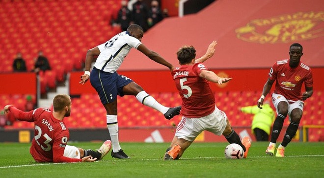 Solskjaer update on Maguire and Shaw - Bóng Đá