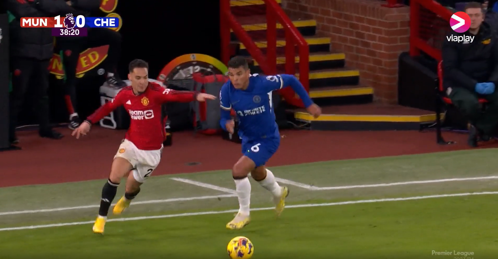 Xâu kim siêu trung vệ, Antony khiến hàng thủ Chelsea hỗn loạn - Bóng Đá