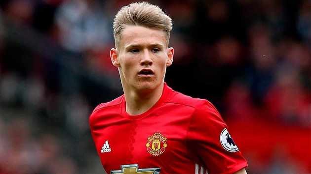 4 đối tác sẵn có tại Man Utd cho De Jong - Bóng Đá