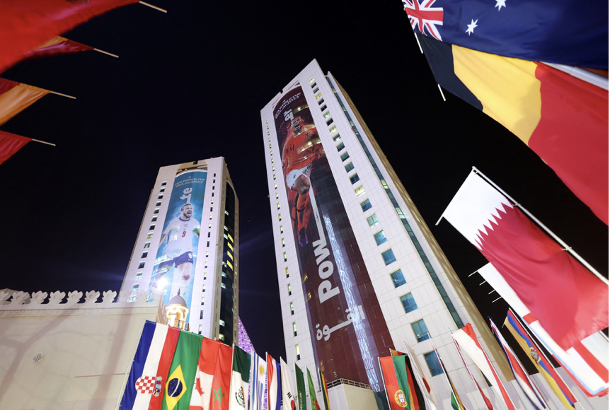 Cơn giận bất ngờ của Chủ tịch FIFA trước giờ bóng lăn - Bóng Đá