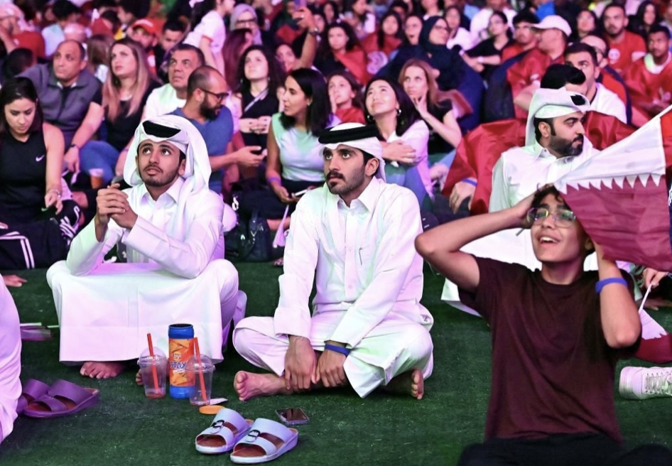 CĐV Qatar bỏ về sớm sau 2 bàn thua của đội nhà - Bóng Đá